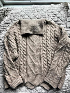 Luminary Cable Knit Turtleneck Sweater in Light Brown Like New. size ML